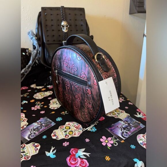 Rebels Ride Skull Crossbody Oval Bag - Picture 4 of 8
